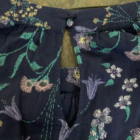 Old Navy flutter top - Picture 4 of 8